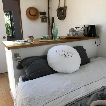 Cabanon De Pecheur En Bord De Lagune 4*